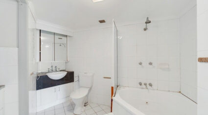 4/11 Cadell St Toowong , QLD 4066 Australia