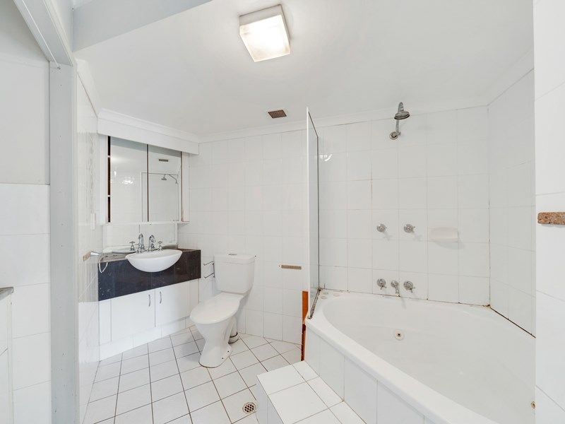 4/11 Cadell St Toowong , QLD 4066 Australia
