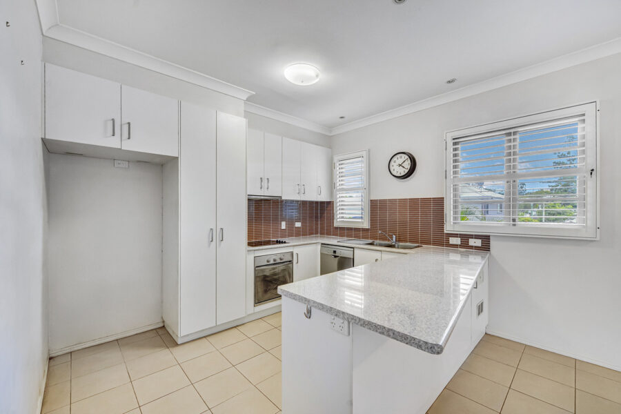 47 Cook Street Oxley , QLD 4075 Australia
