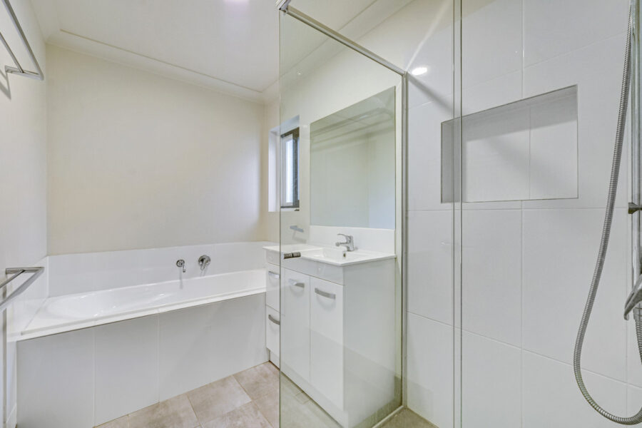 47 Cook Street Oxley , QLD 4075 Australia