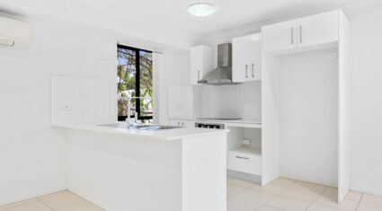 4/11 Green Street Booval , QLD 4304 