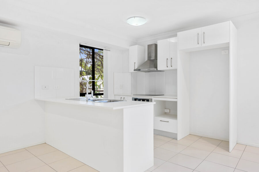 4/11 Green Street Booval , QLD 4304 