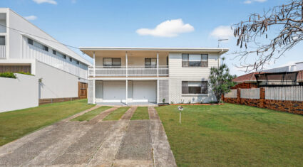 33 Oomoo St Buddina , QLD 4575 Australia