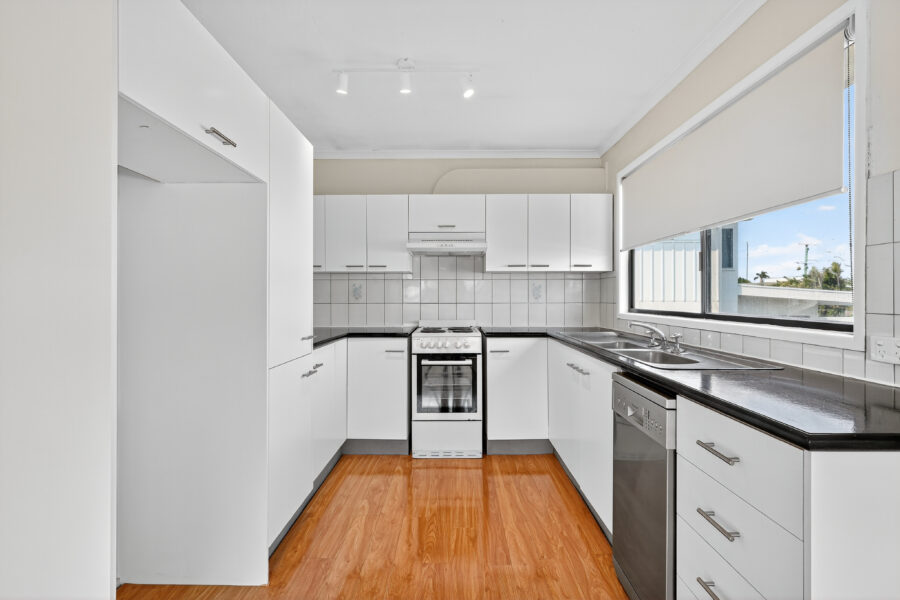 33 Oomoo St Buddina , QLD 4575 Australia