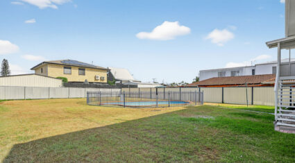 33 Oomoo St Buddina , QLD 4575 Australia