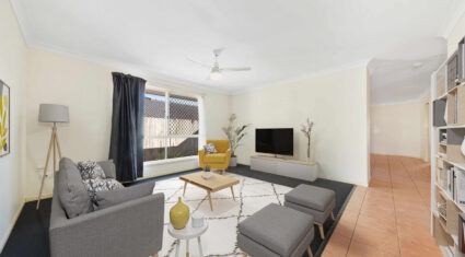 4 Hermitage Pl Forest Lake , QLD 4078 Australia