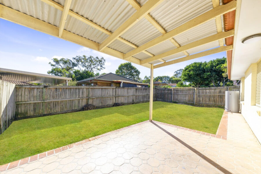 4 Hermitage Pl Forest Lake , QLD 4078 Australia