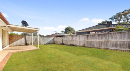 4 Hermitage Pl Forest Lake , QLD 4078 Australia