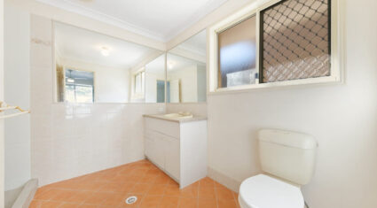 4 Hermitage Pl Forest Lake , QLD 4078 Australia