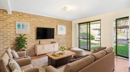 5/4 Conoble Court Eagleby , QLD 4207 Australia