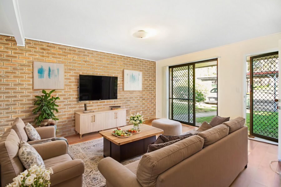 5/4 Conoble Court Eagleby , QLD 4207 Australia