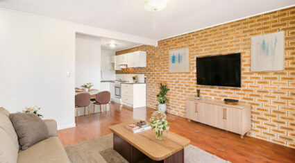 5/4 Conoble Court Eagleby , QLD 4207 Australia