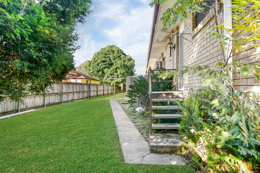 5/4 Conoble Court Eagleby , QLD 4207 Australia