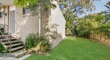 5/4 Conoble Court Eagleby , QLD 4207 Australia