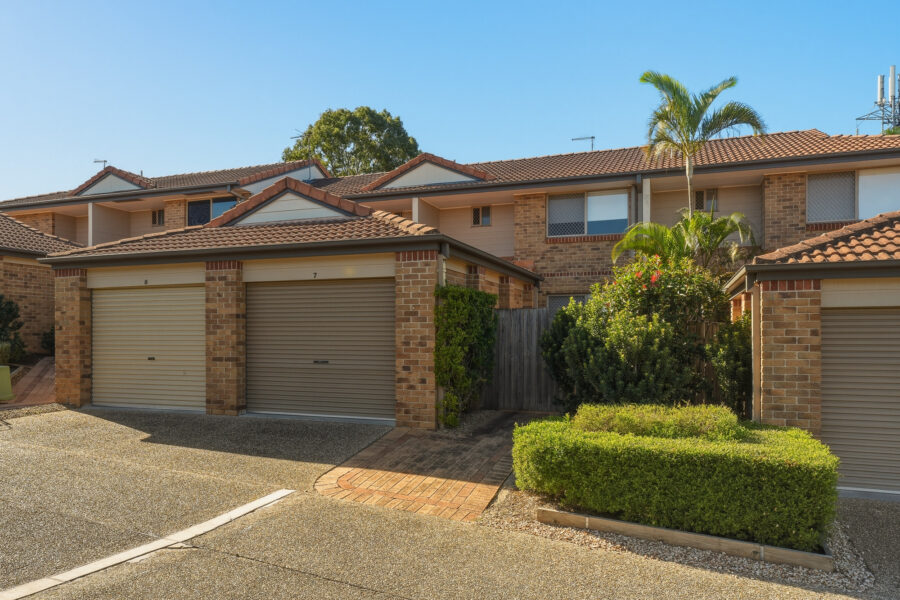 7/32 Tomkins Rd Riverhills , QLD 4074 Australia