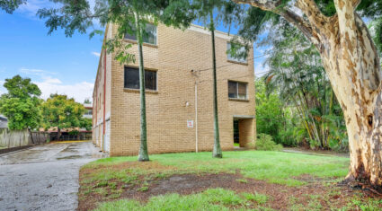 4/28 Birdwood Street COORPAROO , QLD 4151