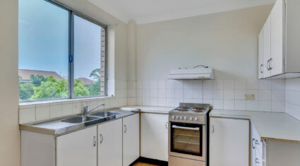 4/28 Birdwood Street COORPAROO , QLD 4151