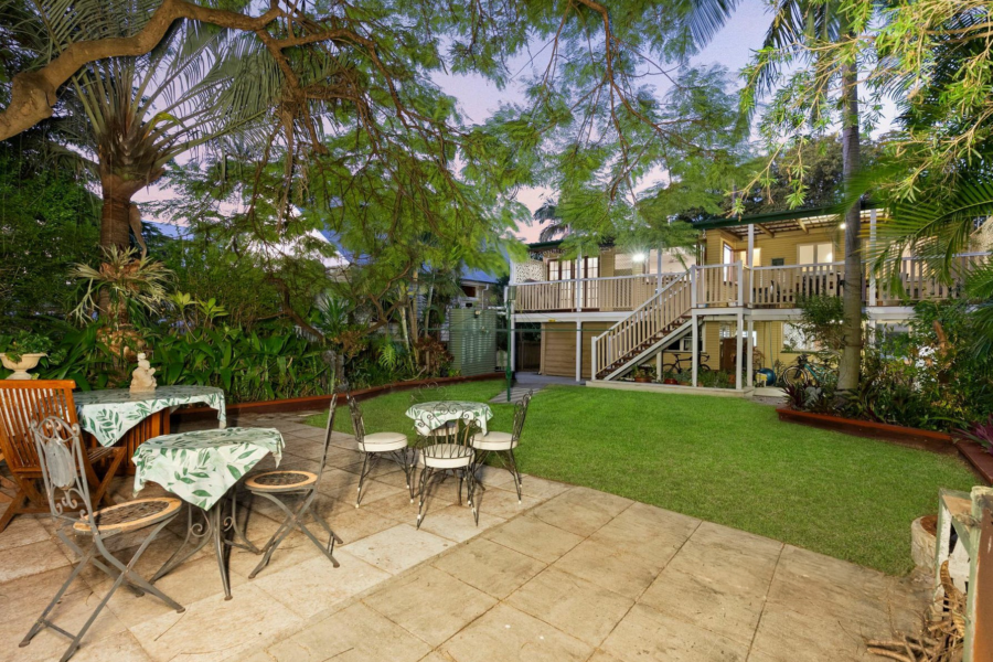 14 Hope St Norman Park , QLD 4170 Australia