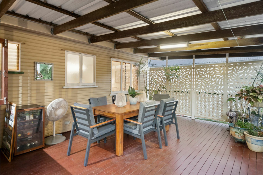 14 Hope St Norman Park , QLD 4170 Australia