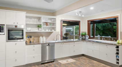 14 Hope St Norman Park , QLD 4170 Australia