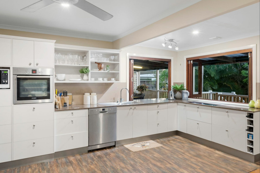 14 Hope St Norman Park , QLD 4170 Australia