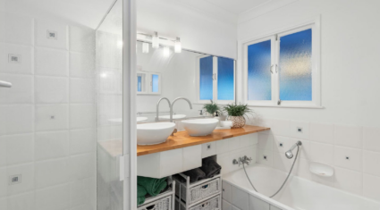 14 Hope St Norman Park , QLD 4170 Australia