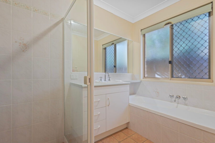 37 Centennial Way Forest Lake , QLD 4078