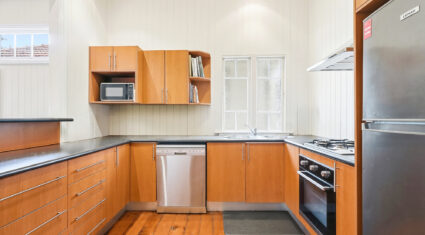 39 Lilley Rd Bardon , QLD 4065
