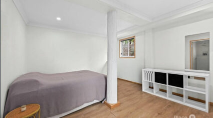 18 Hipwood St Norman Park , QLD 4170 Australia