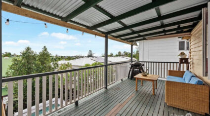 18 Hipwood St Norman Park , QLD 4170 Australia