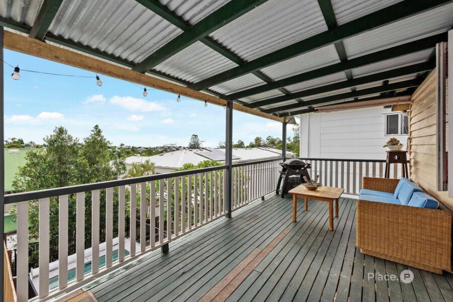 18 Hipwood St Norman Park , QLD 4170 Australia