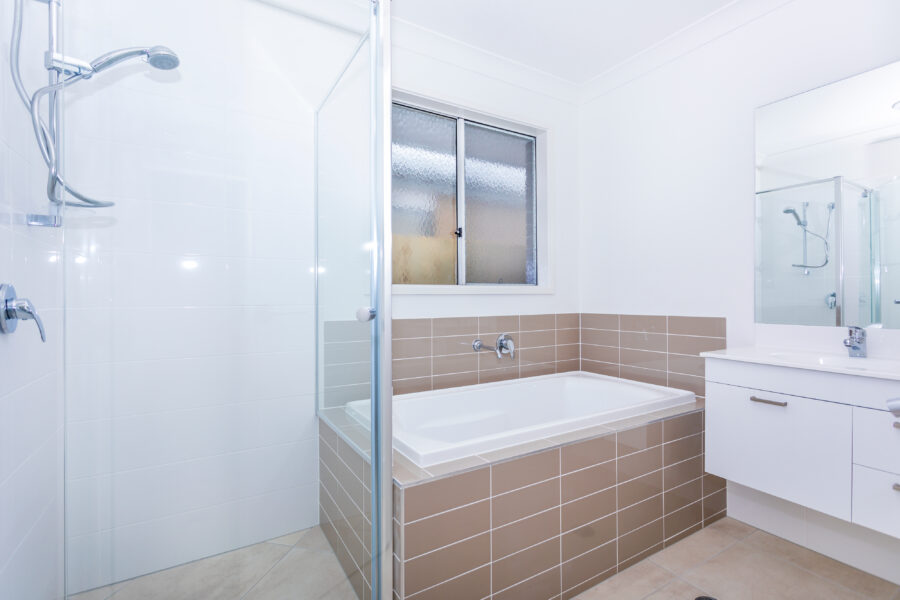 66 Napier Circuit Silkstone , QLD 4304 