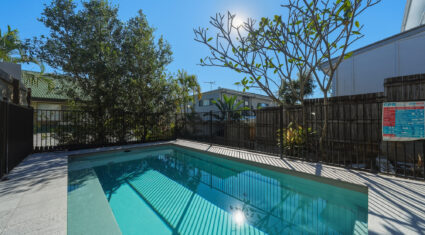 18 Hipwood St Norman Park , QLD 4170 Australia