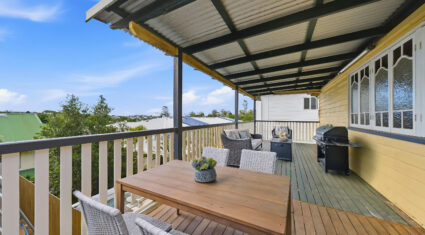 18 Hipwood St Norman Park , QLD 4170 Australia
