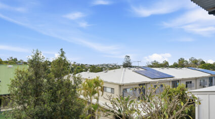 18 Hipwood St Norman Park , QLD 4170 Australia