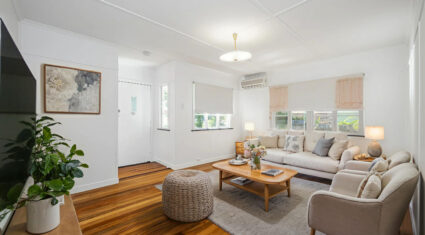 10 Redwood St Stafford Heights , QLD 4053 Australia