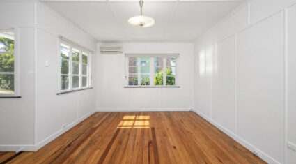 10 Redwood St Stafford Heights , QLD 4053 Australia