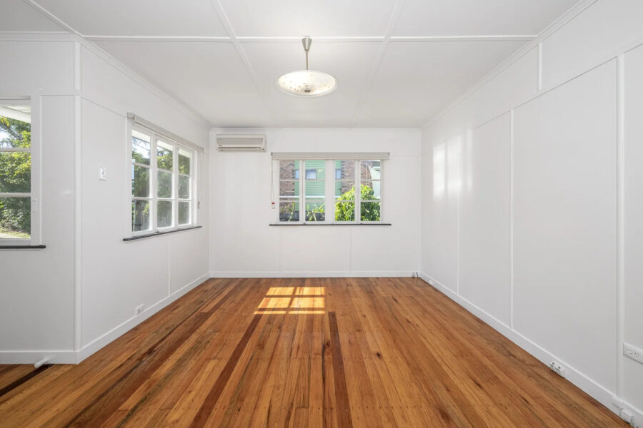 10 Redwood St Stafford Heights , QLD 4053 Australia