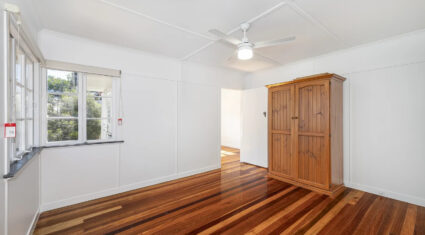10 Redwood St Stafford Heights , QLD 4053 Australia