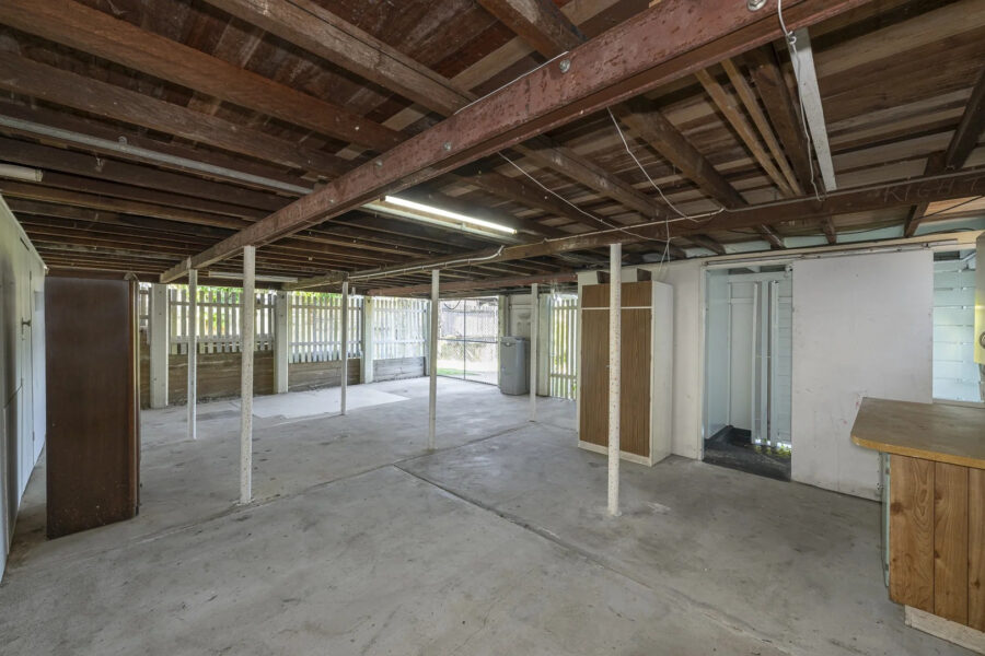 10 Redwood St Stafford Heights , QLD 4053 Australia