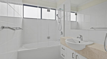 51 Frederick St Alderley , QLD 4051 Australia