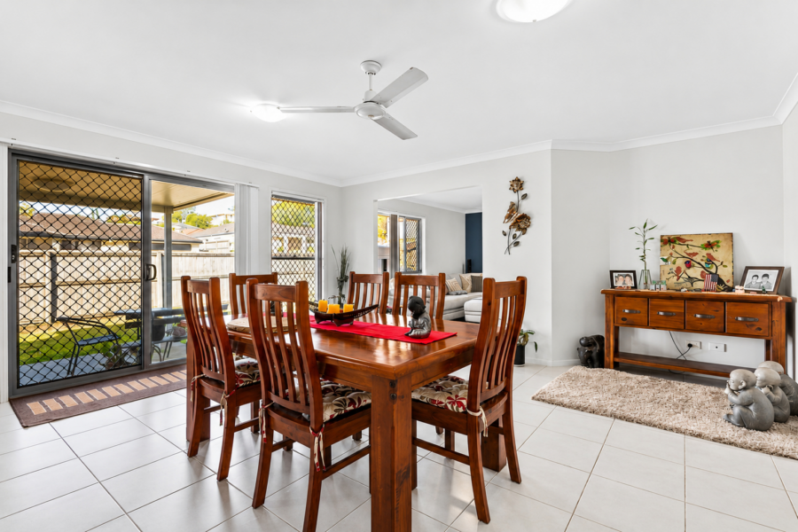 17 Valleyview St Narangba , QLD 4504 Australia
