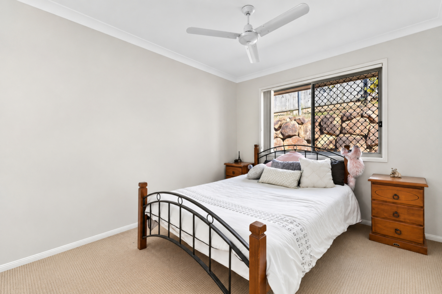 17 Valleyview St Narangba , QLD 4504 Australia