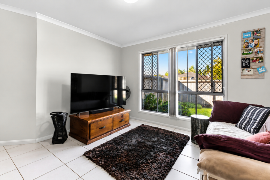 17 Valleyview St Narangba , QLD 4504 Australia