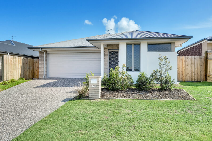 169 Falkland Street East Pallara , QLD 4110 Australia