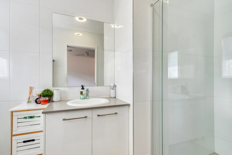 169 Falkland Street East Pallara , QLD 4110 Australia