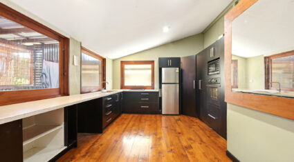 Room 5 - 87 Venner Rd Annerley , QLD 4103 Australia