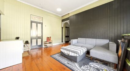 Room 5 - 87 Venner Rd Annerley , QLD 4103 Australia