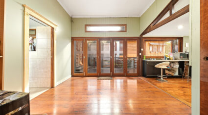 Room 5 - 87 Venner Rd Annerley , QLD 4103 Australia
