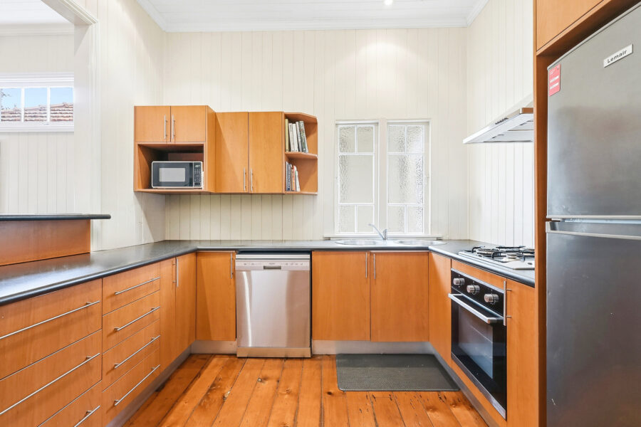 39 Lilley Rd Bardon , QLD 4065